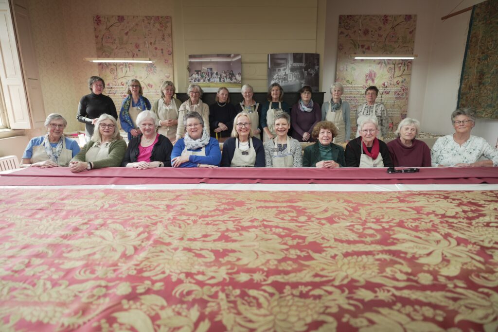 Alle Engelen aan hun werktafel